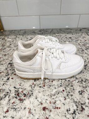 Nike Gamma Force Women’s Low-Top Sneakers – White/Phantom/Light Bone – Size 8